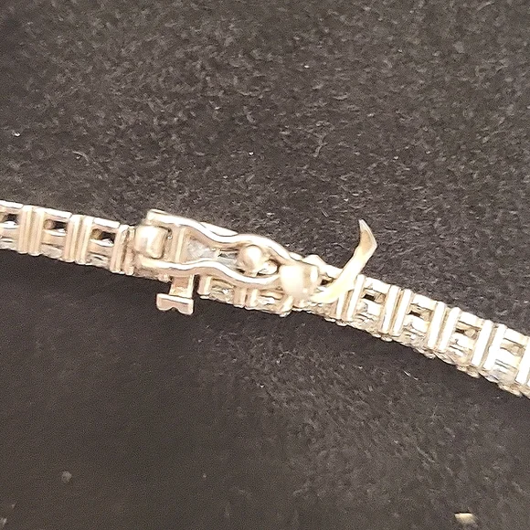 Elegant Silver Necklace - Picture 10 of 14